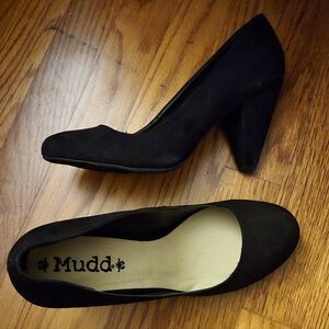 Mudd Classic Black Heels